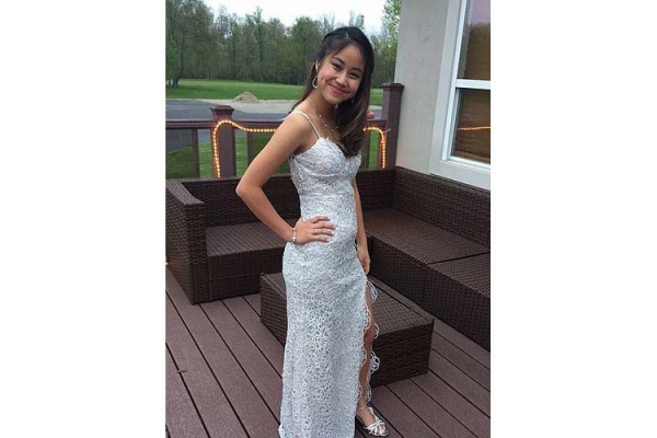 12-prom-2017A2045B07-383C-46DD-DF3D-6C8A235D6983.jpg
